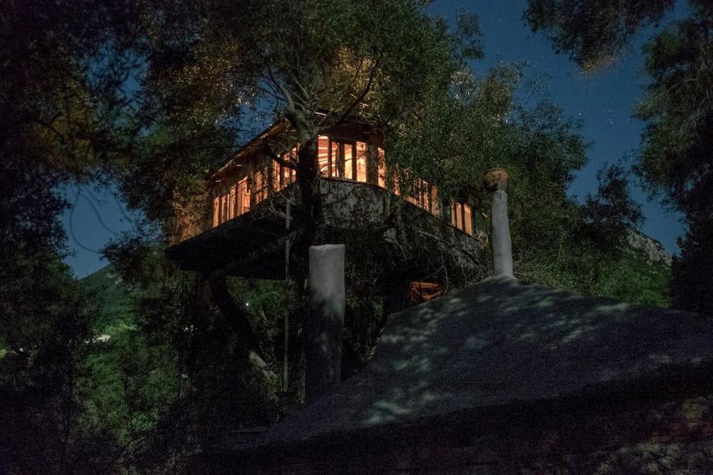 Margaritis'S Treehouse Villa Paramonas  Buitenkant foto