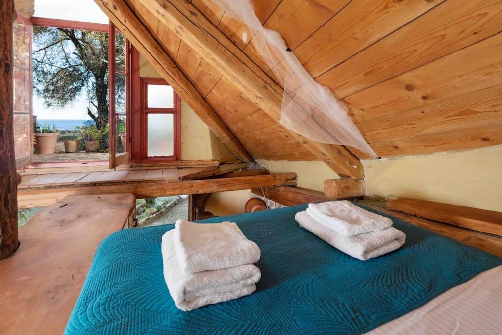 Margaritis'S Treehouse Villa Paramonas  Buitenkant foto
